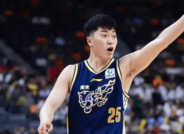 v站体育-广东胜江苏2喜2忧！张皓嘉奇兵，徐杰小胡难得齐爆，萨林杰防守糟|崔永熙|胡明轩|杜锋|季后赛|CBA_新浪体育_新浪新闻